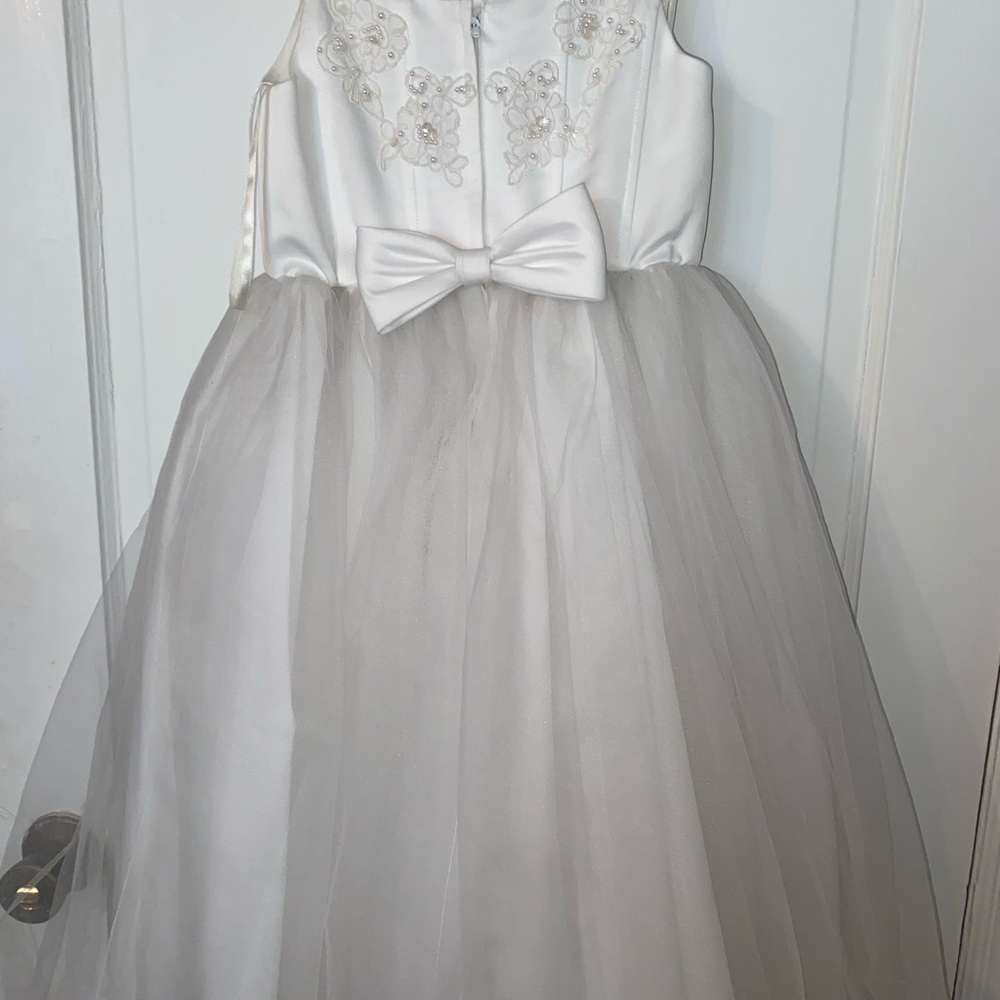 Beautiful flower girl/communion dress! Worn once!!